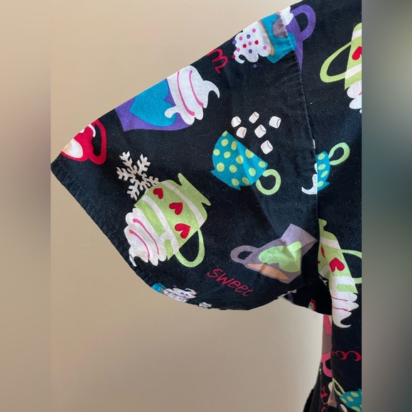 Bundle of 3 scrub suit tops - Picture 7 of 12
